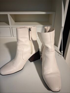 Blondo Women's Cream Ankle Boots - Sleek Side-Zip Booties Sz 6.5